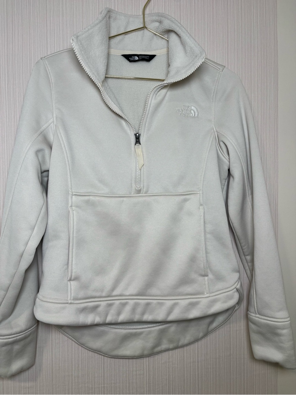 The North Face Women’s White Quarter-Zip Fleece Pullover size small